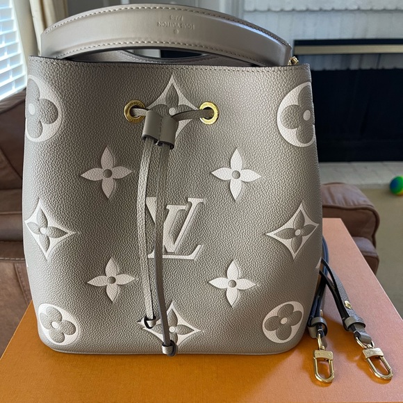 Louis Vuitton Handbags - Authentic LV Neo Noe Bi-color